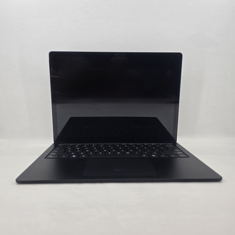 ظاهر لپ تاپ استوک Microsoft Surface laptop 4